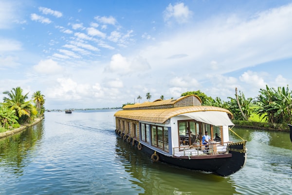 5 Days – Munnar Thekkady Alleppey Tour